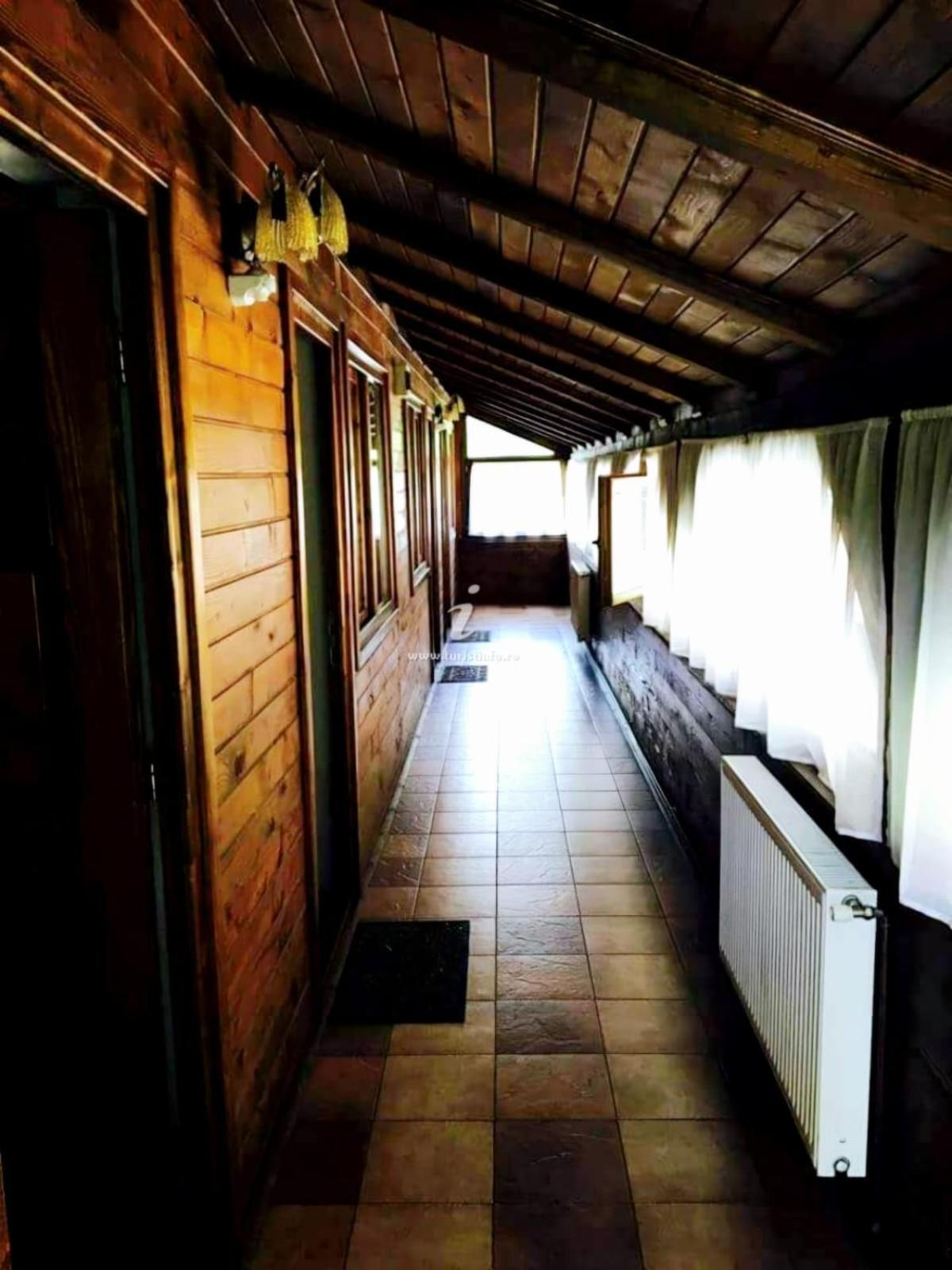 Pensiunea Cerbul - Valea Dobarlaului Exterior foto